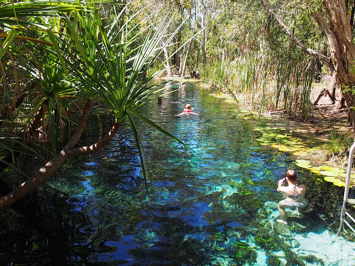 BAIGNADE DANS LES SOURCES